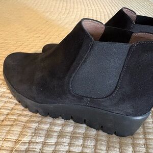 Chic Black Suede Ankle Booties